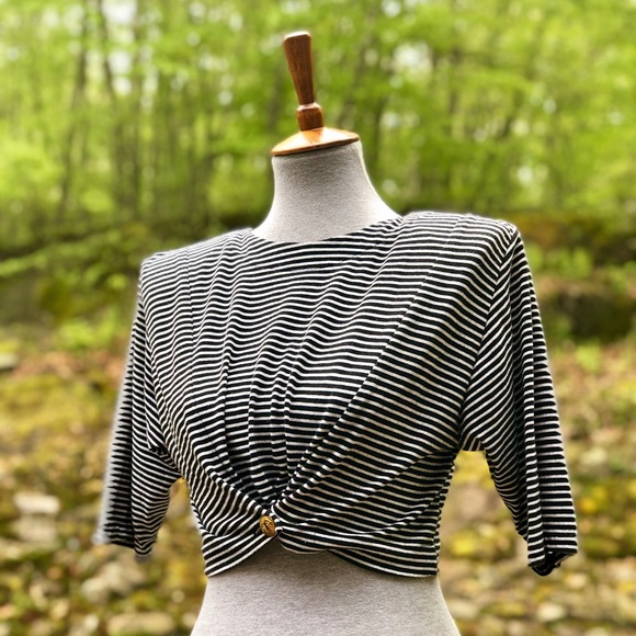 Vintage Calabasas California B&W Striped Crop Top - Picture 2 of 8